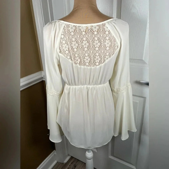 🤍 Takara Beautiful Puff Sleeve Lace Top Small - Picture 8 of 8